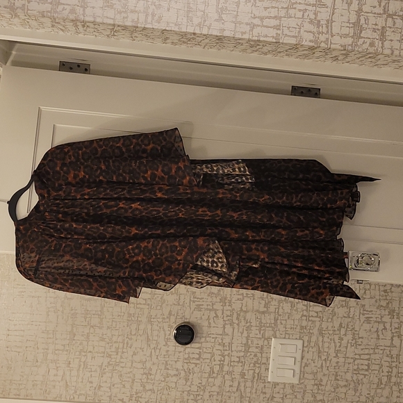 Erdem Elviretta Leopard-Print Chiffon Flutter-Sleeve Dress ... - Picture 1 of 2